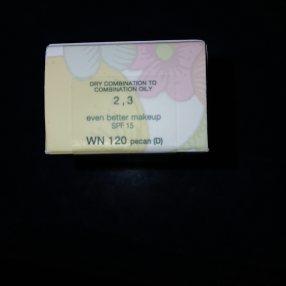 Clinique Even Better Face Makeup SPF 15 Foundation- WN 120 Pecan - Picture 5 of 6